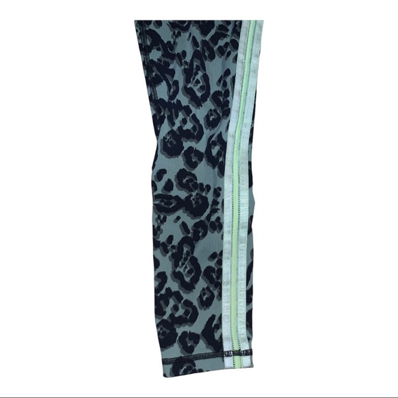 Victoria Sport Knockout Tight Leopard Print Small - Picture 3 of 5